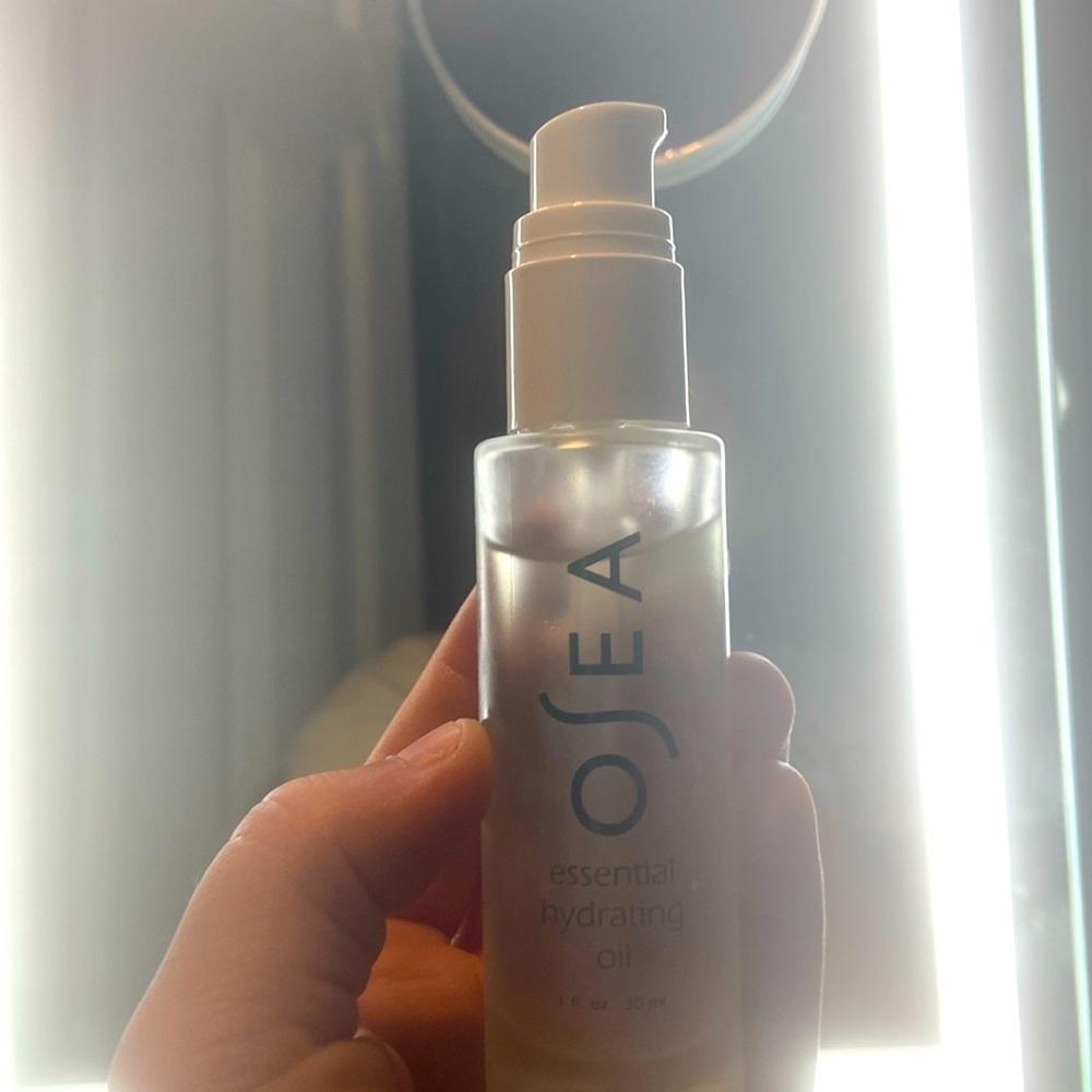Idea essential hydrating oil and in perfect shape!